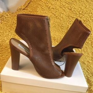 Zipper Front Mesh Style Open Heel and Toe Shoes